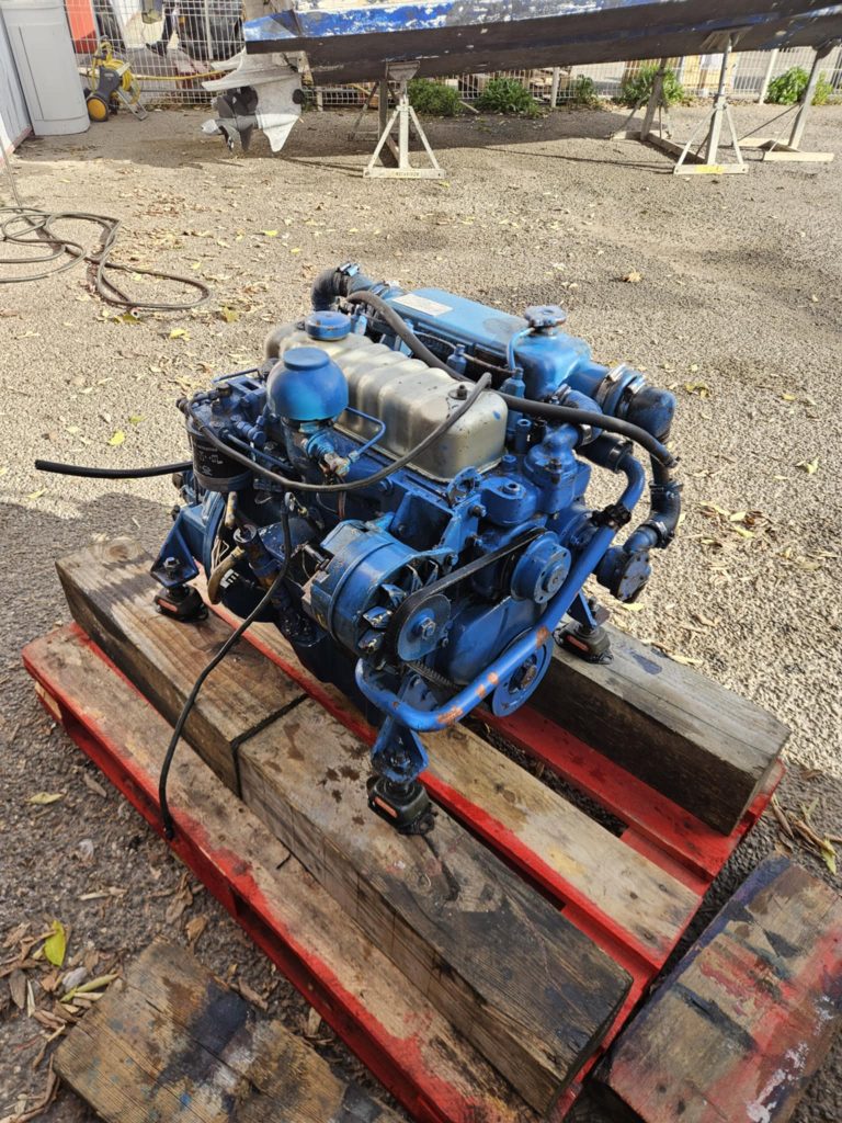 Moteur Perkins 4108 marine diesel