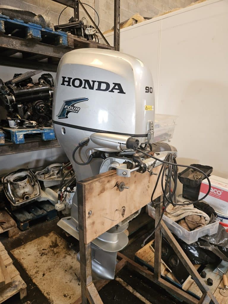 Moteur Honda BF90 injection