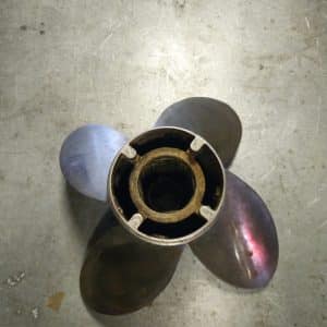 Hélice Offshore Trophy 48-825902A46 21P