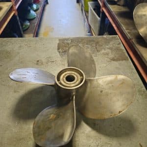 Hélice Volvo V15.5x17R Moyeu Long Inox