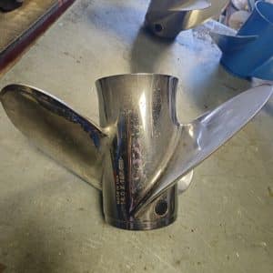 Hélice 14x19P Mercury Enertia Inox