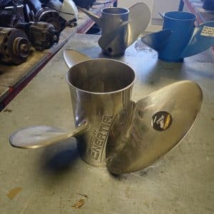 Hélice 14x19P Mercury Enertia Inox