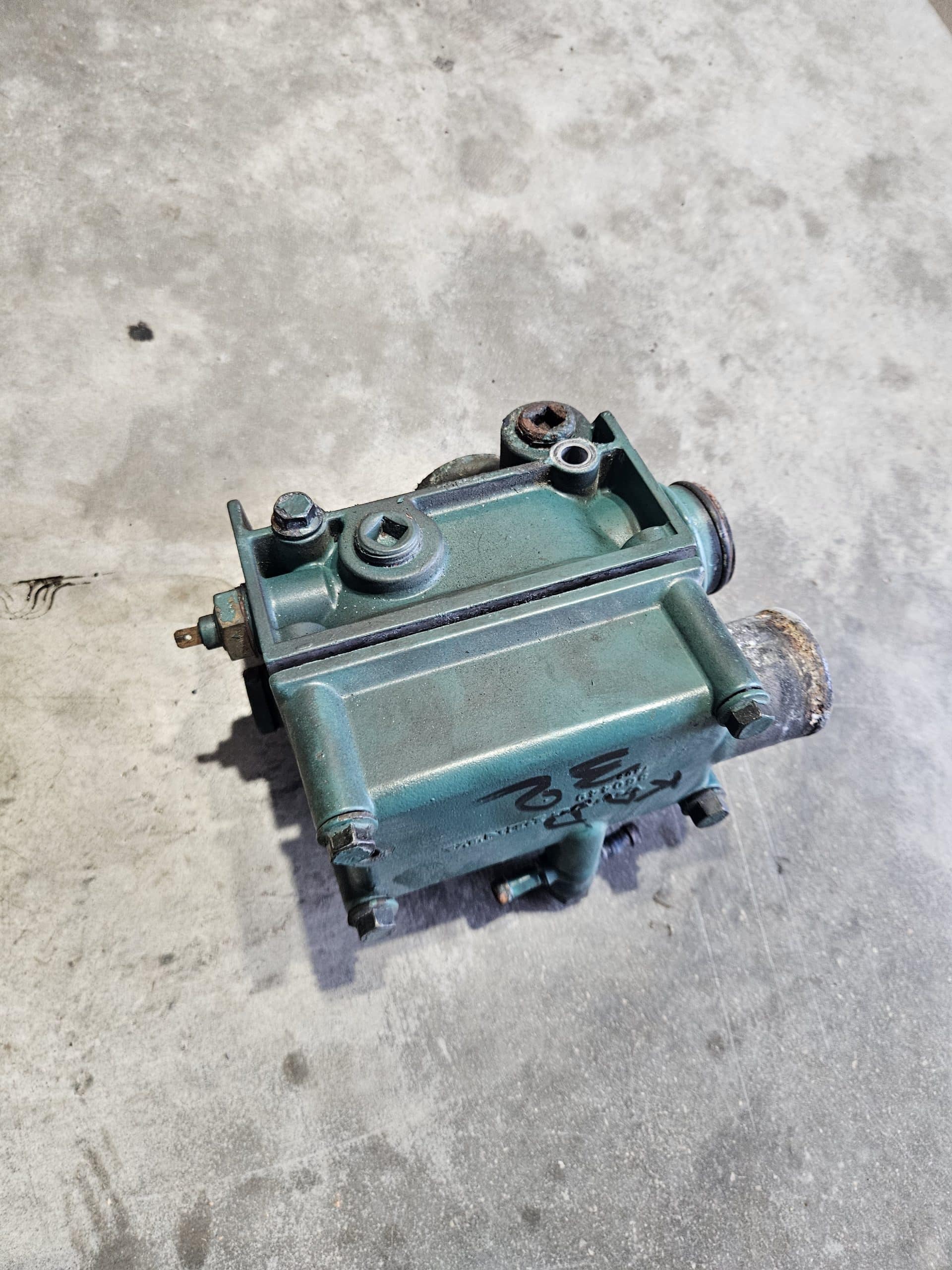 Carter de thermostat KAD32P Volvo Penta