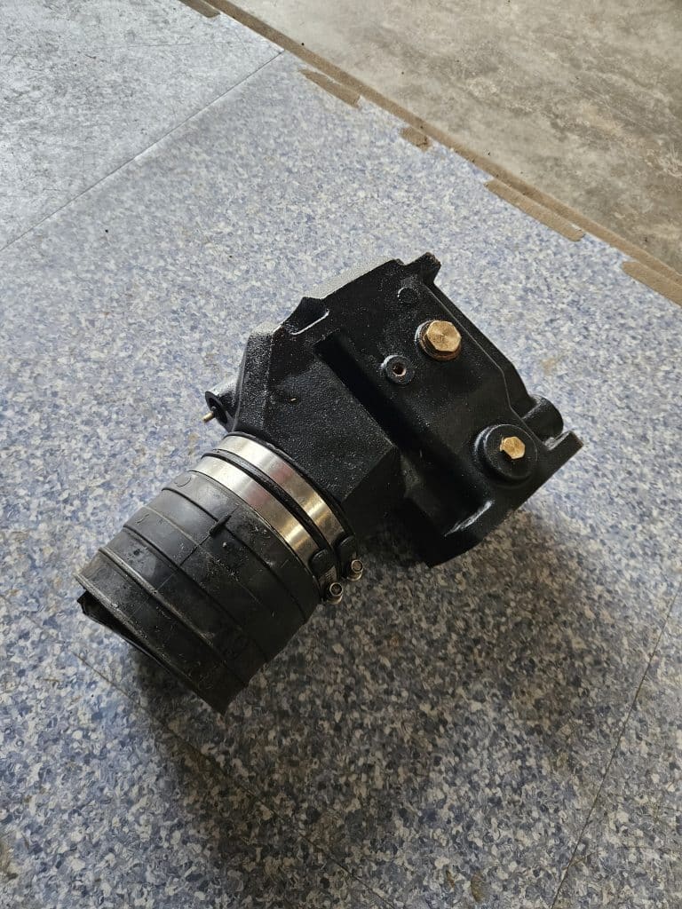 Coude échappement Volvo OMC V6 et V8