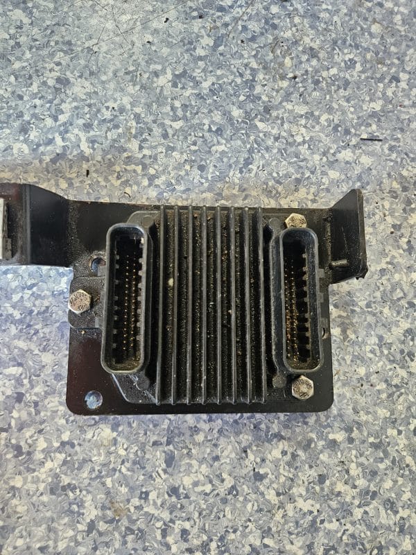 Boitier electronique non identifie mercruiser ou volvo