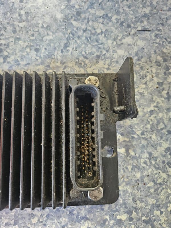 Boitier electronique non identifie mercruiser ou volvo