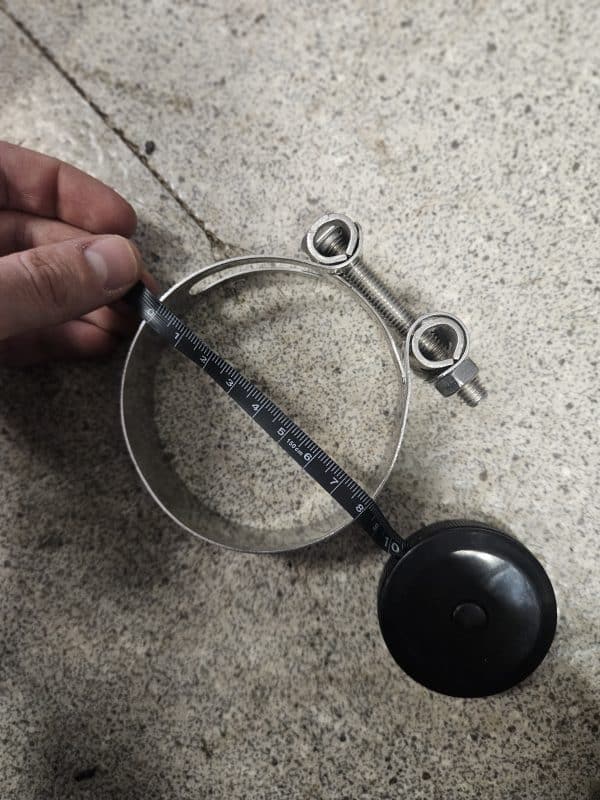 Collier de serrage à double boulon de type « UN B »
