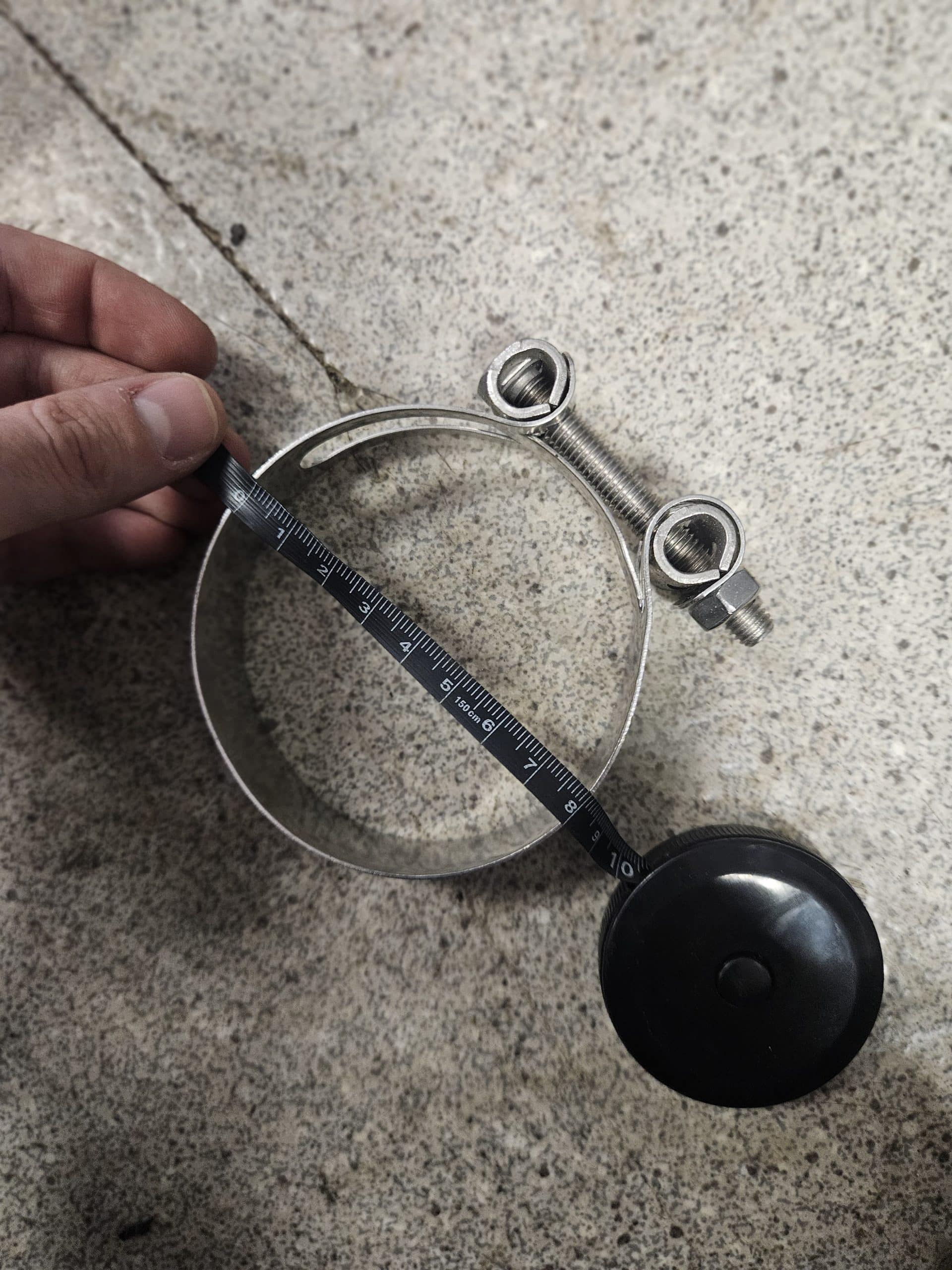 collier de serrage à double boulon de type « UN B »