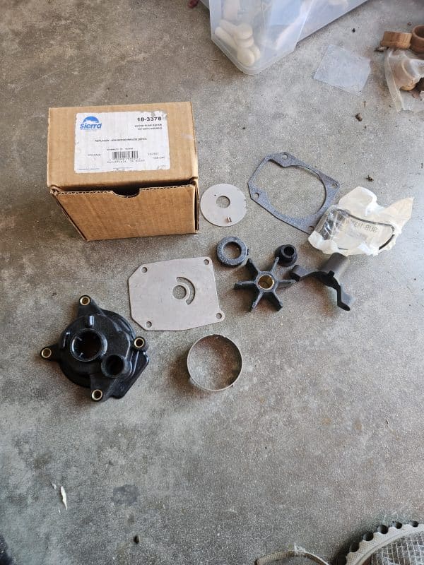 Kit de réparation de pompe à eau Sierra 18-3378 avec boîtier