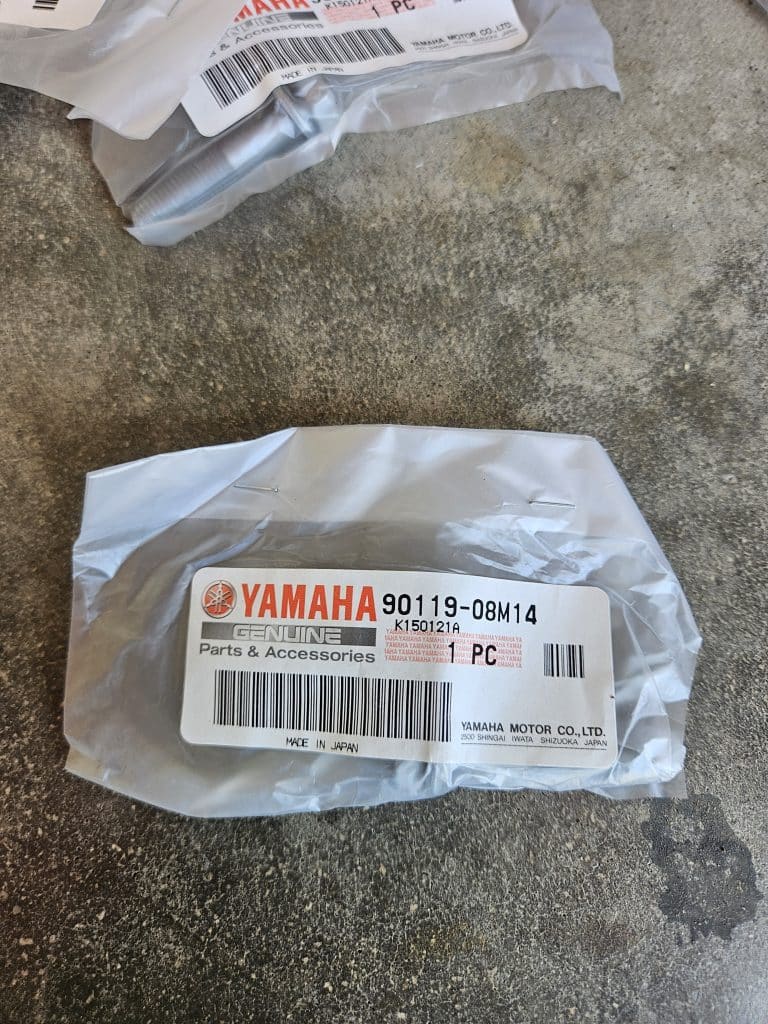 Vis Yamaha 90119-08M14 avec rondelle intégrée