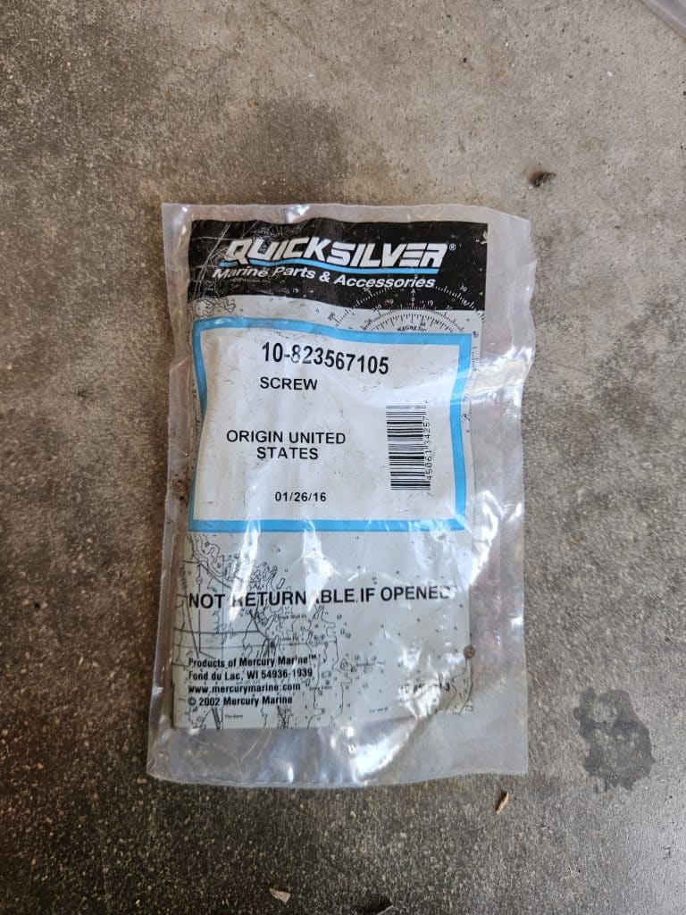 Vis Quicksilver 10-823567105 pour silent-blocs inférieurs Mercury