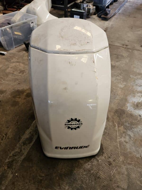 Capot ficht ram Evinrude 200cv