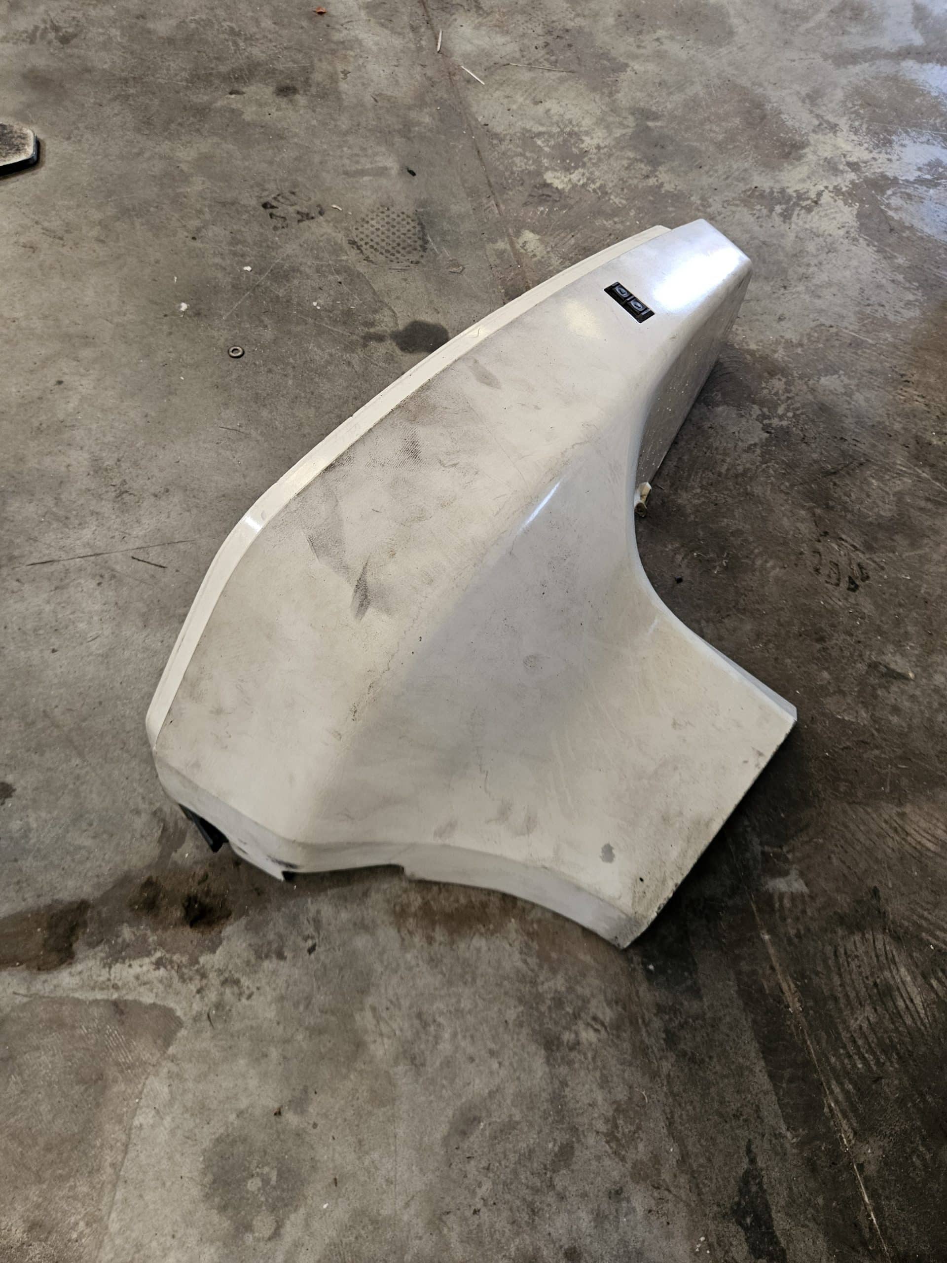 Carter lateral droite ficht ram Evinrude 200cv