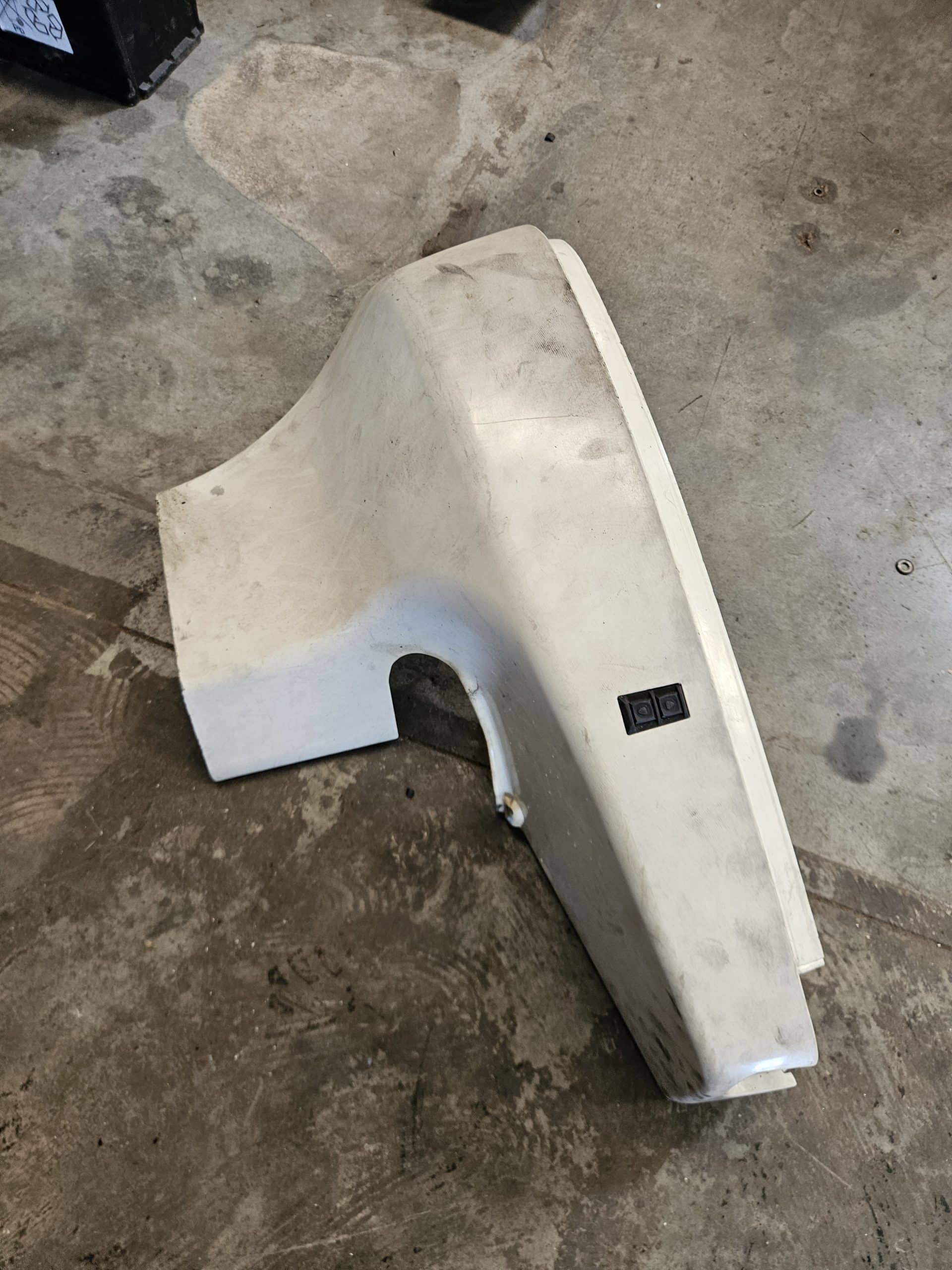 Carter lateral droite ficht ram Evinrude 200cv