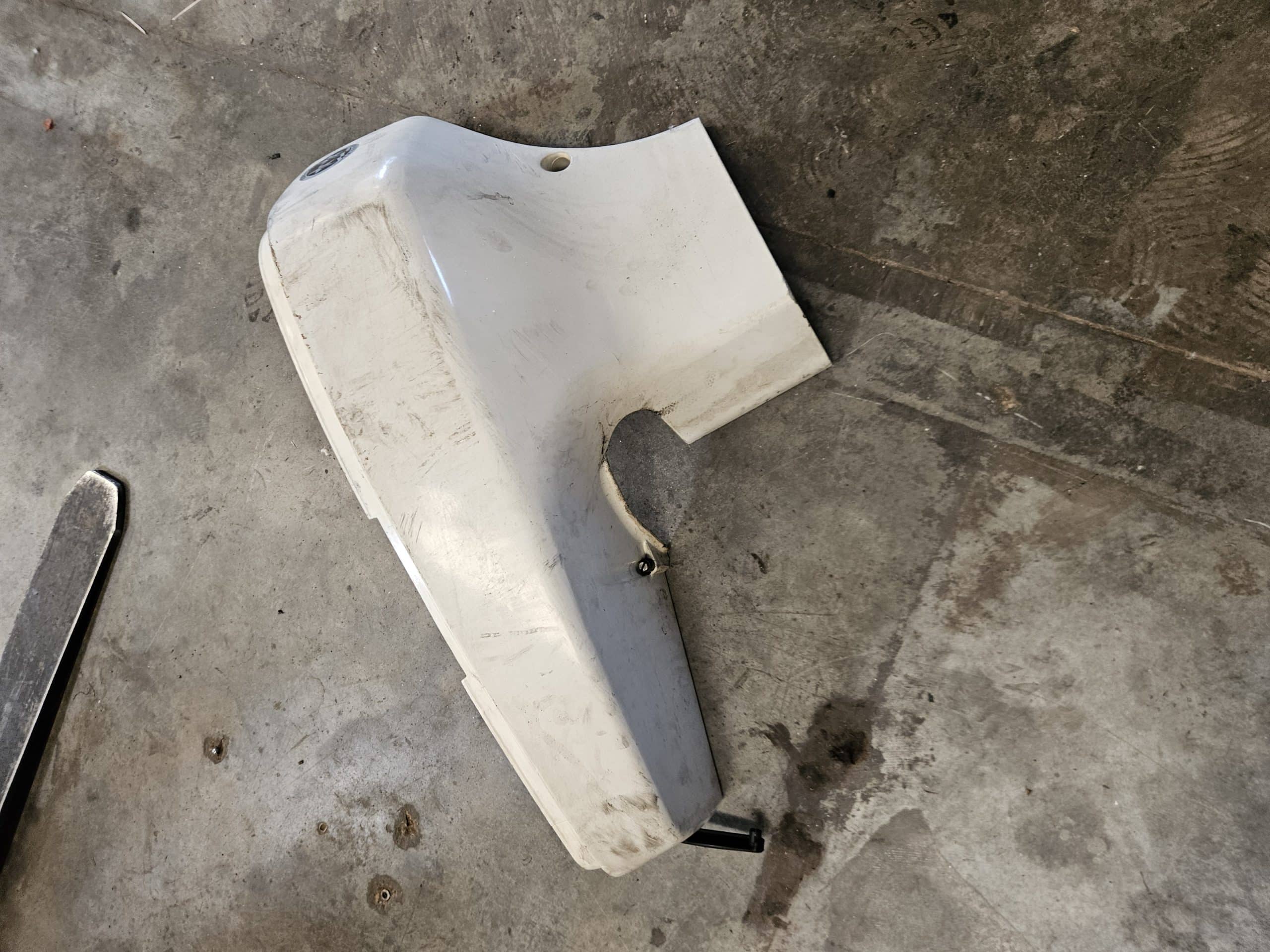 Carter lateral gauche ficht ram Evinrude 200cv
