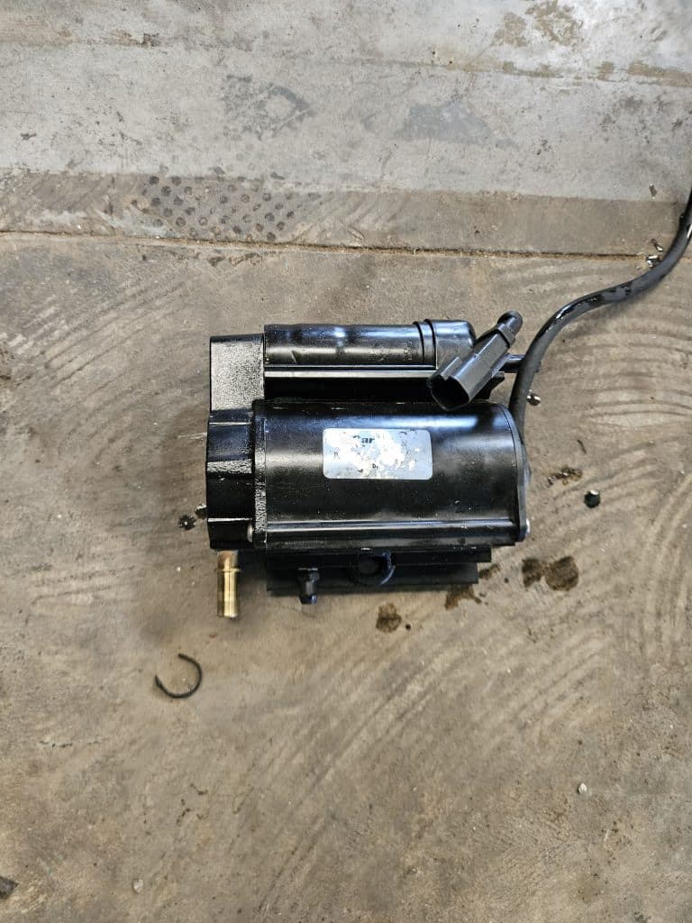 Pompe essence ficht ram Evinrude 200cv