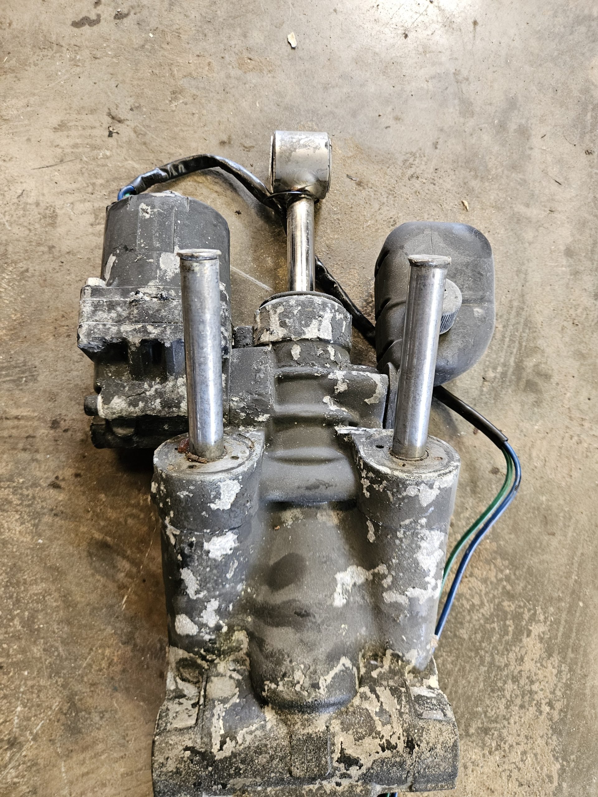 Trim evinrude 200cv