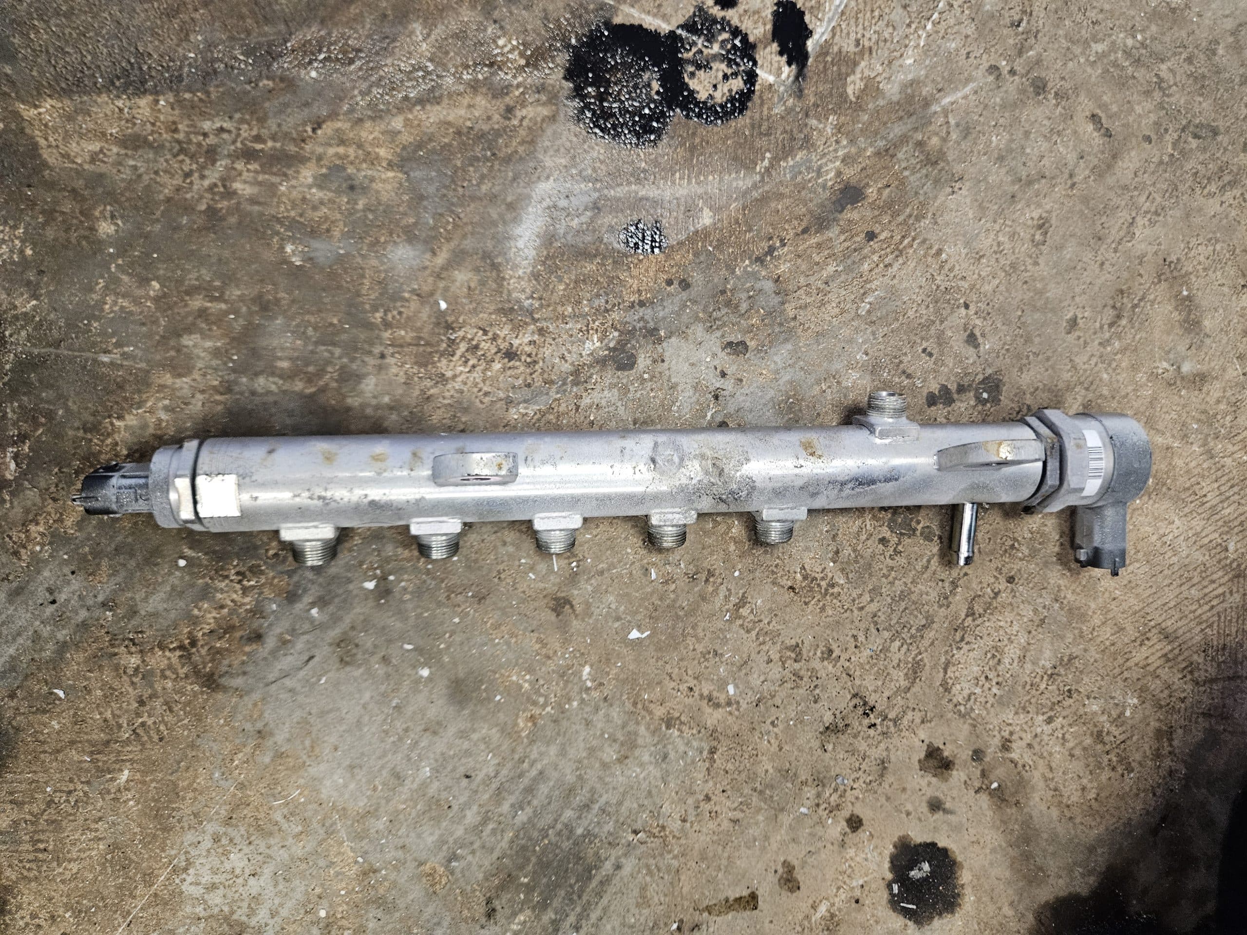 Rampe injection FNM diesel 5 cylindres