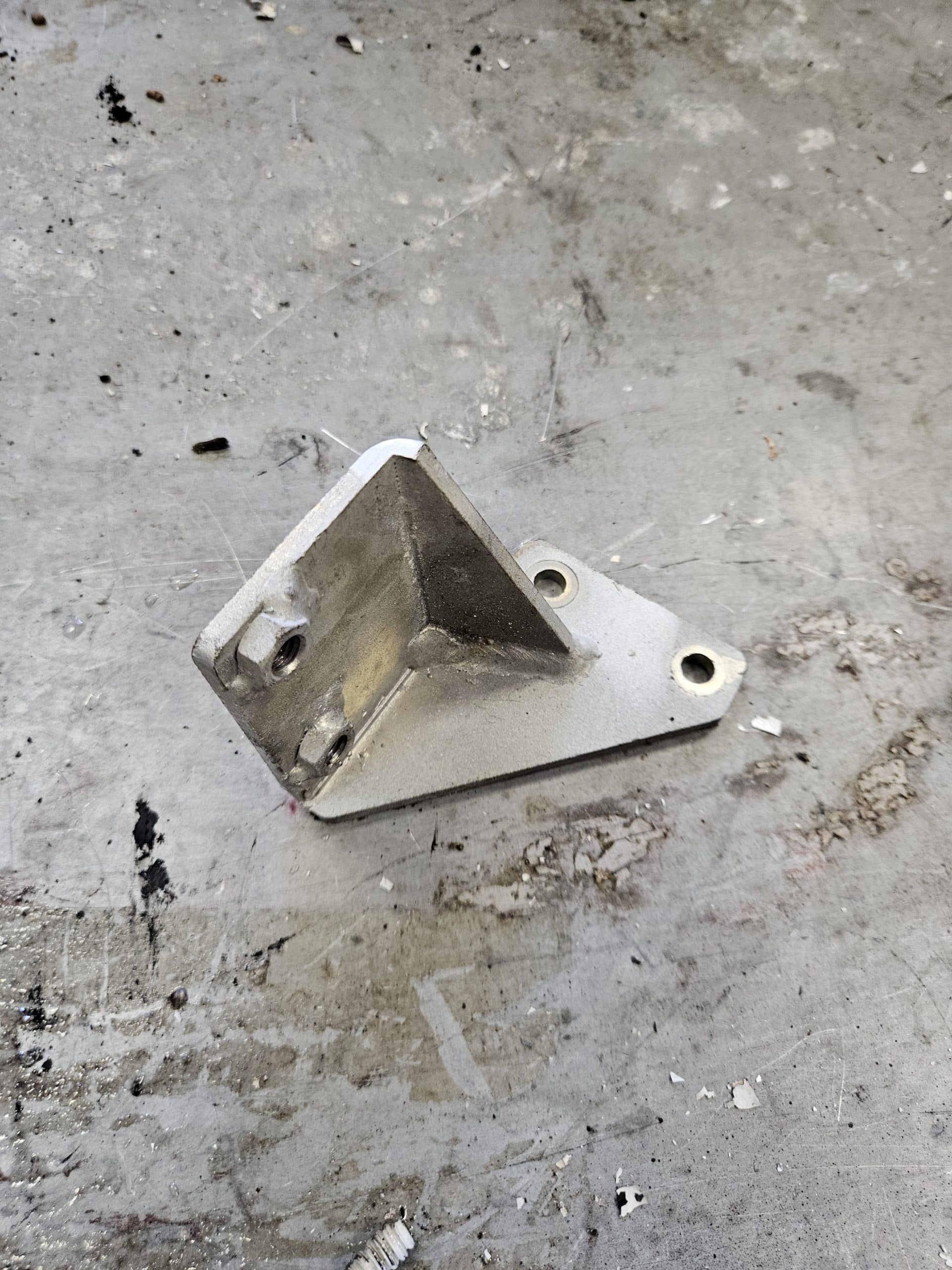 Patte de fixation moteur FNM diesel