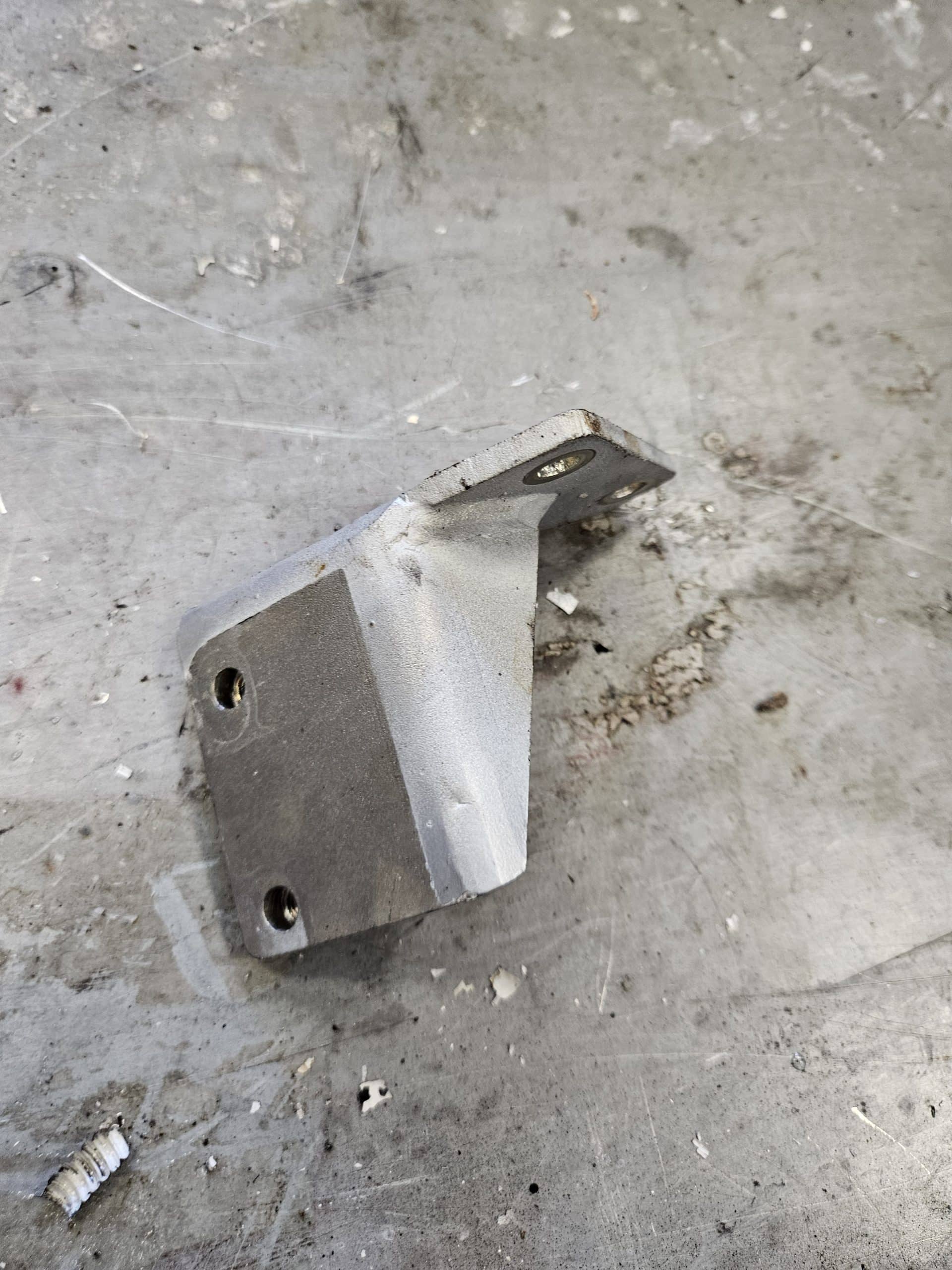 Patte de fixation moteur FNM diesel
