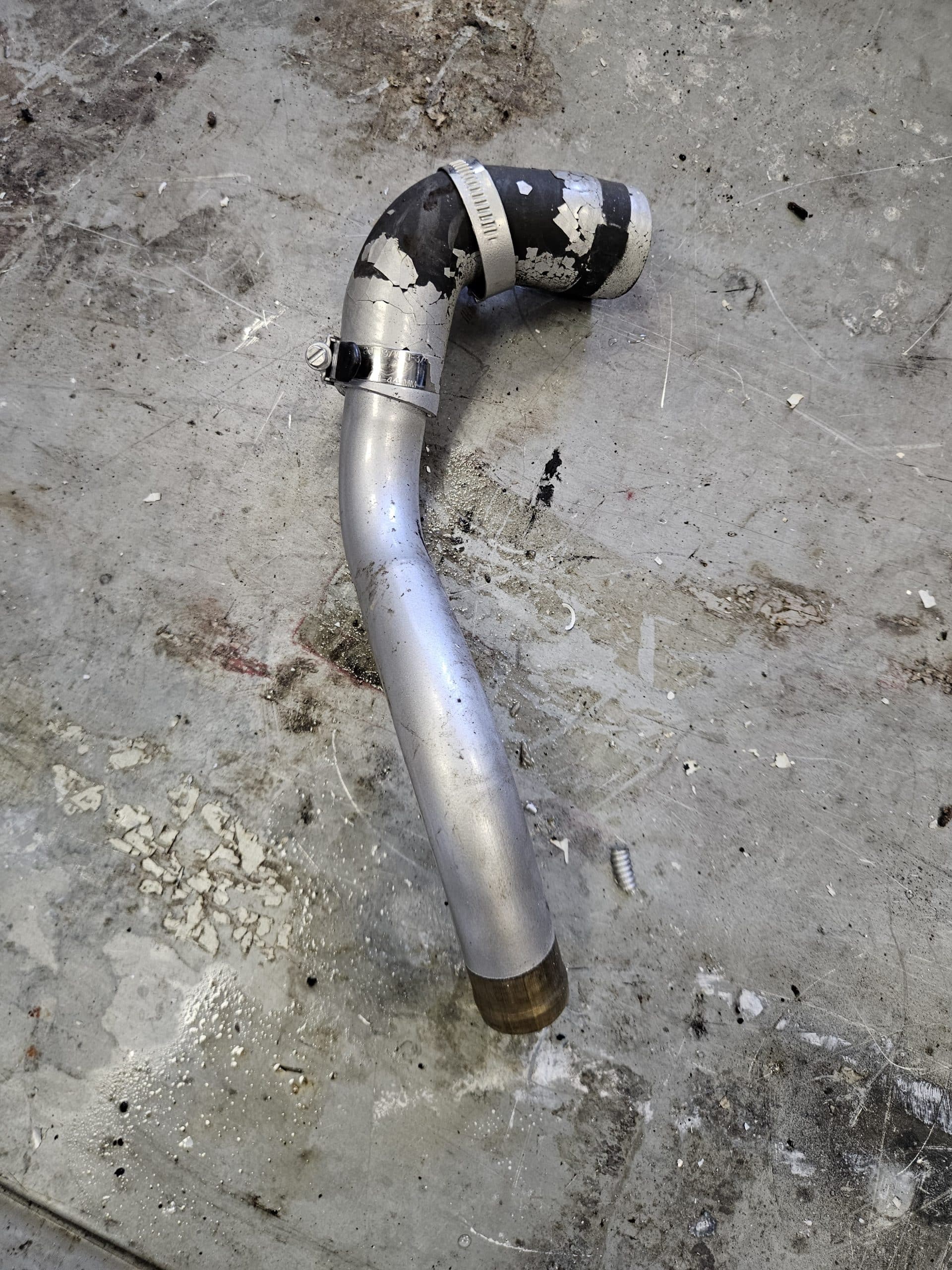 Tube refroidissement FNM diesel 5 cylindres