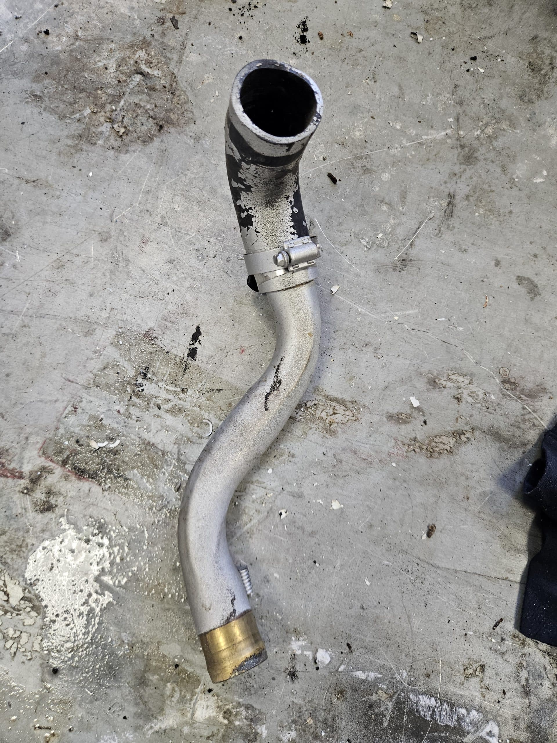 Tube refroidissement FNM diesel 5 cylindres