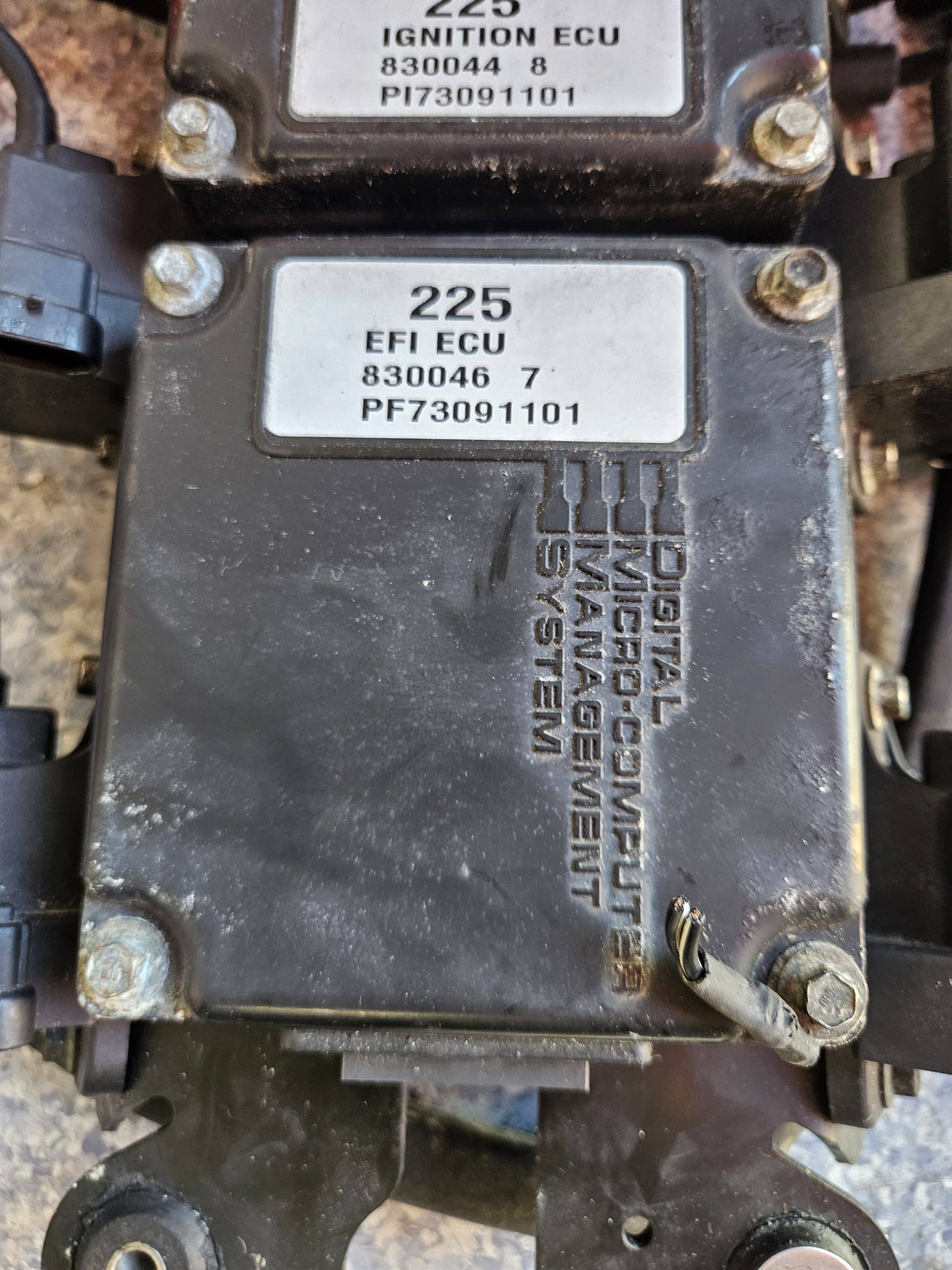 Boitier électronique ECU Mercury EFI 225 complet