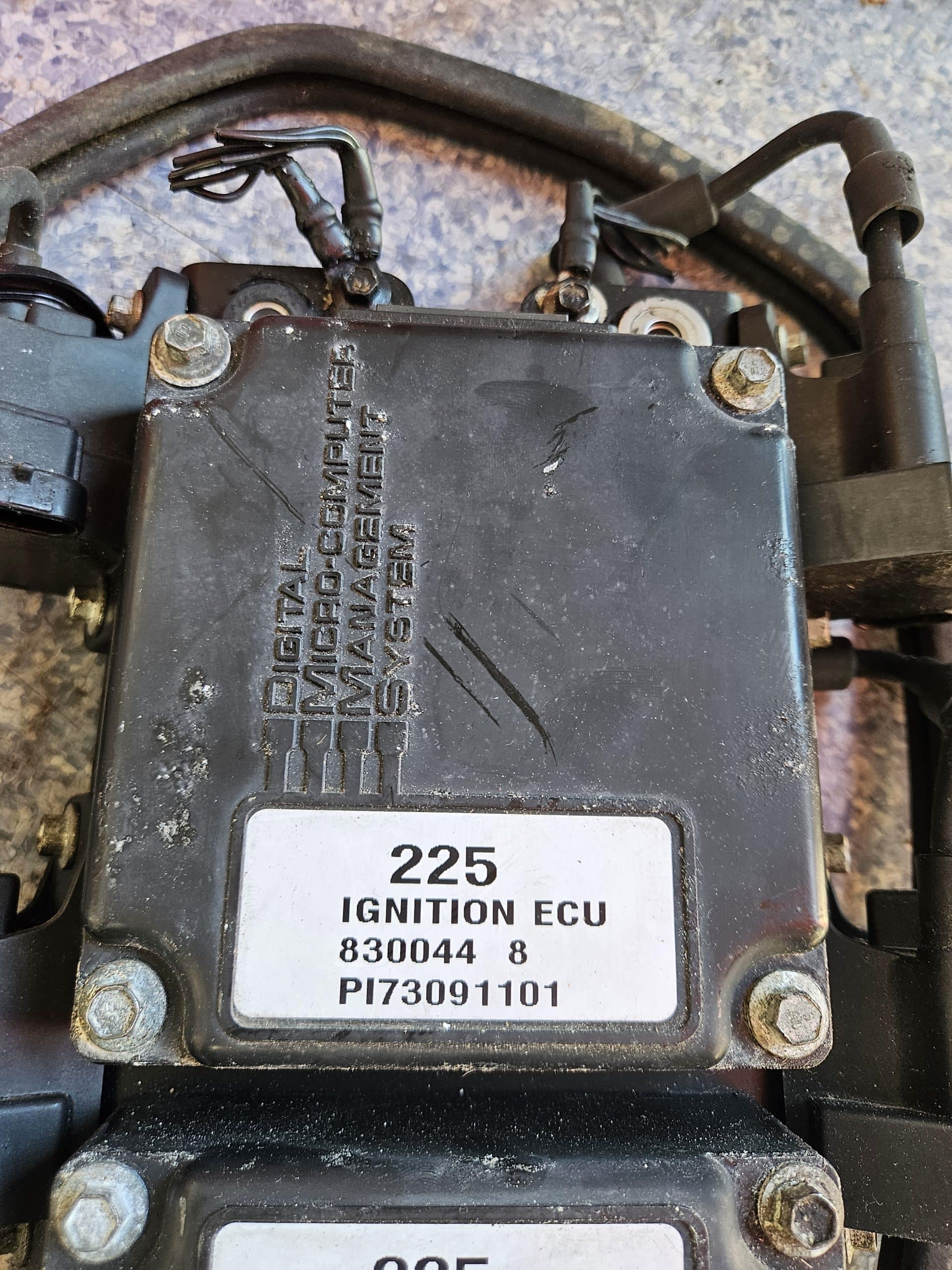 Boitier électronique ECU Mercury EFI 225 complet