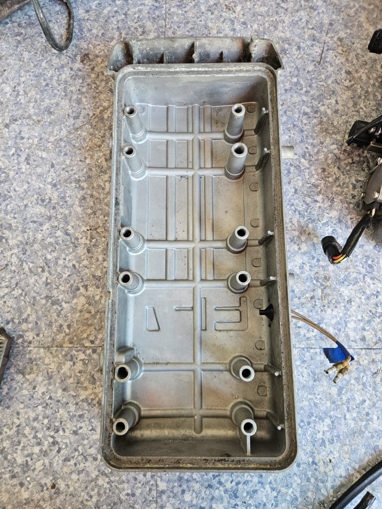 Couvercle admission mercury efi 225cv