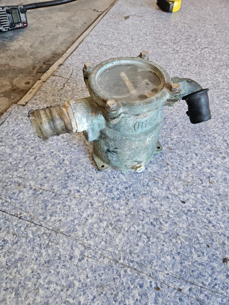 Filtre à eau de mer bronze FG occasion bateau