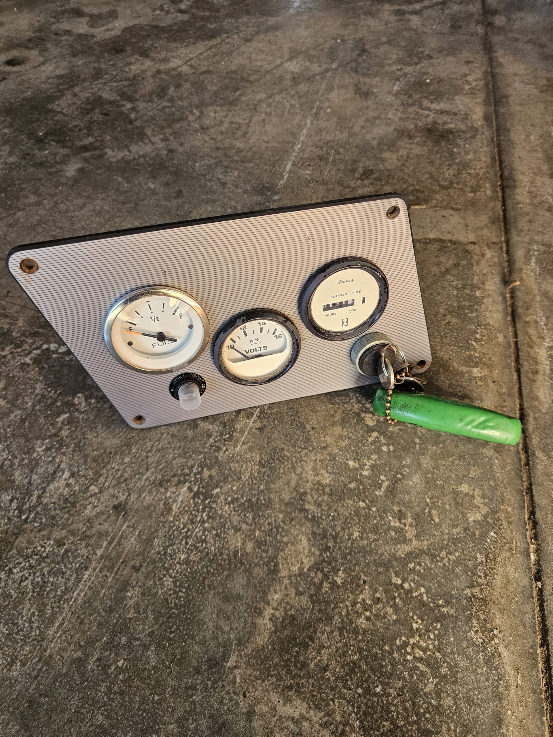 Tableau de bord Volvo 5.7L GL avec 3 compteurs