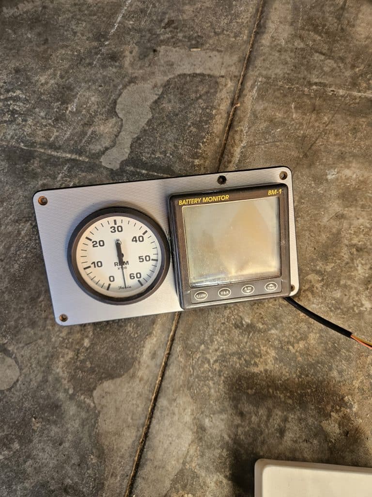Tableau de bord essence 6000 RPM avec moniteur BM-1