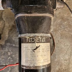 Pompe à eau Flojet 93397551 12V + accumulateur