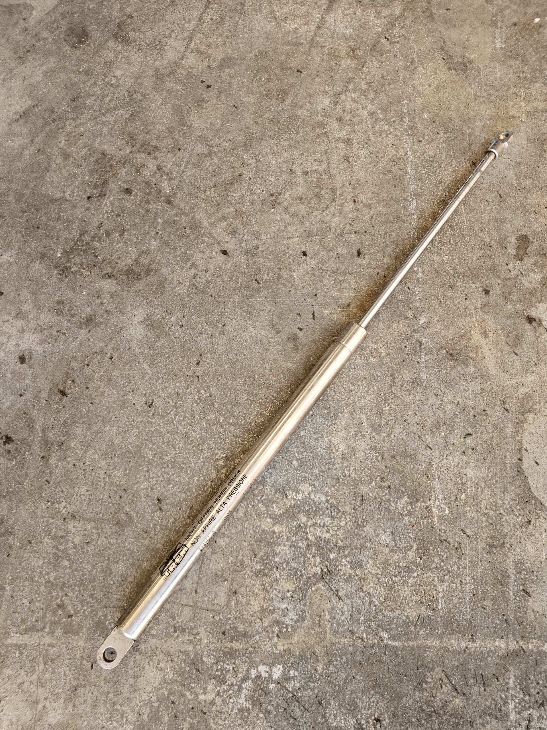 Vérin de coffre Trem M3620500 51 cm d’occasion