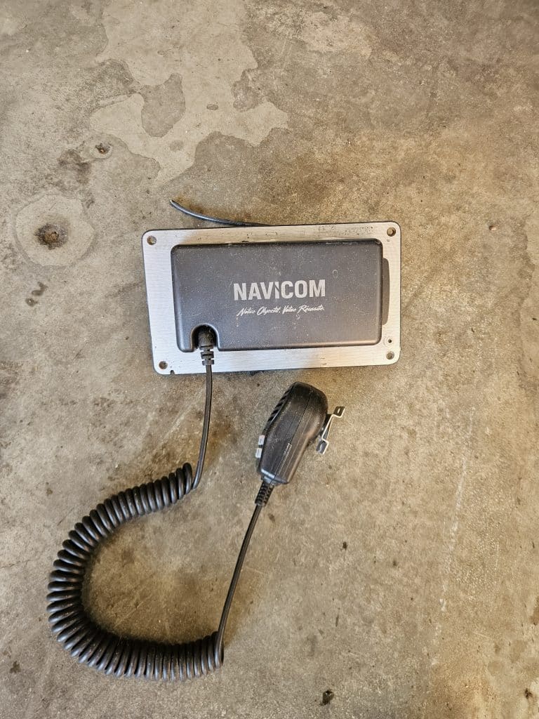 Écran VHF Navicom RT1050N2K occasion