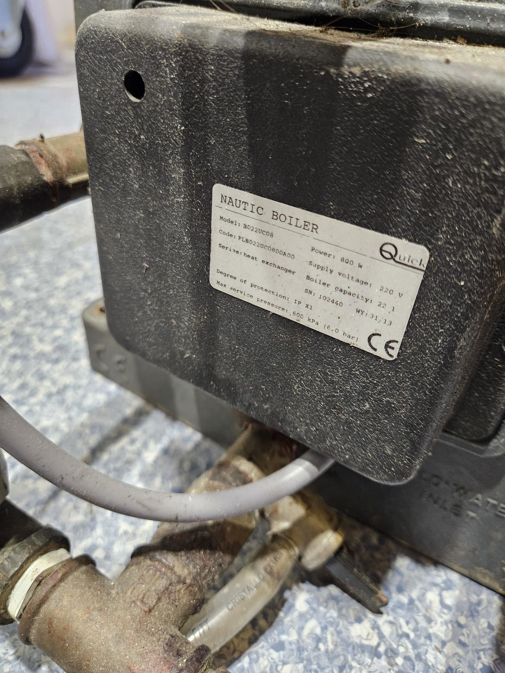 Chauffe-eau nautique 22L 800W boiler 600kPa