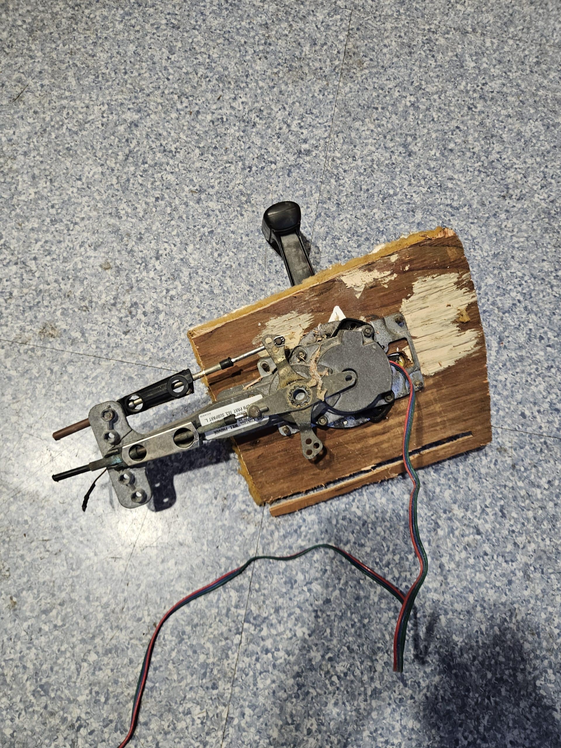 Manette de gaz latérale Volvo d’occasion contrôlée