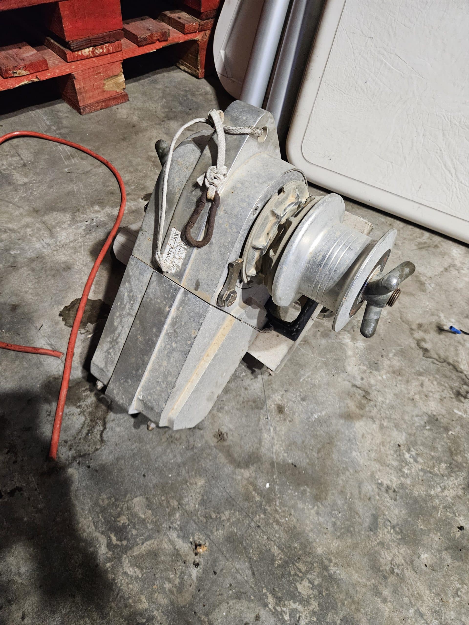 Guindeau Lofrans Cayman 1000W 12V horizontal