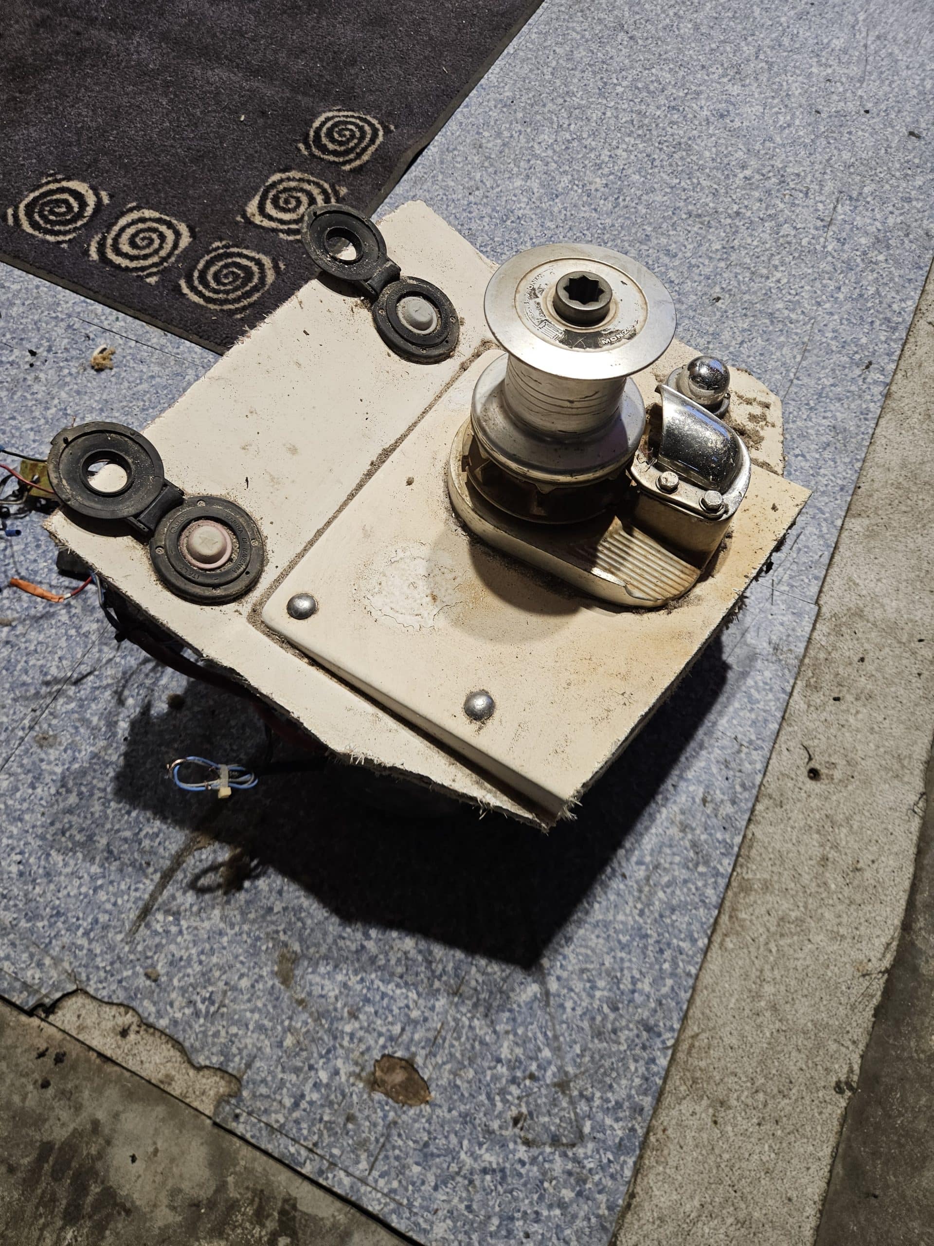 Guindeau Lofrans Monza 1000W 12V vertical