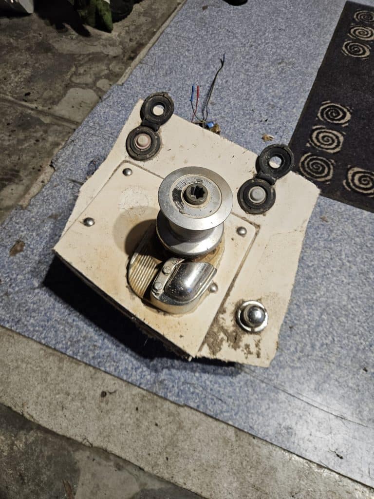 Guindeau Lofrans Monza 1000W 12V vertical