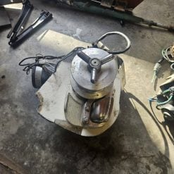 Alternative view of Guindeau Lofrans vertical chaine de 8