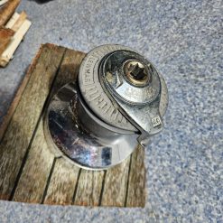 Winch Lewmar 44 self-tailing d'occasion