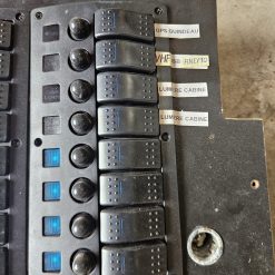 Panneau 16 interrupteurs avec 2 jauges carburant