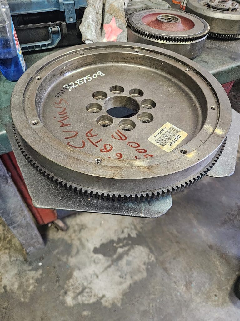 Volant moteur Cummins 6BTA 5.9L réf 3287508