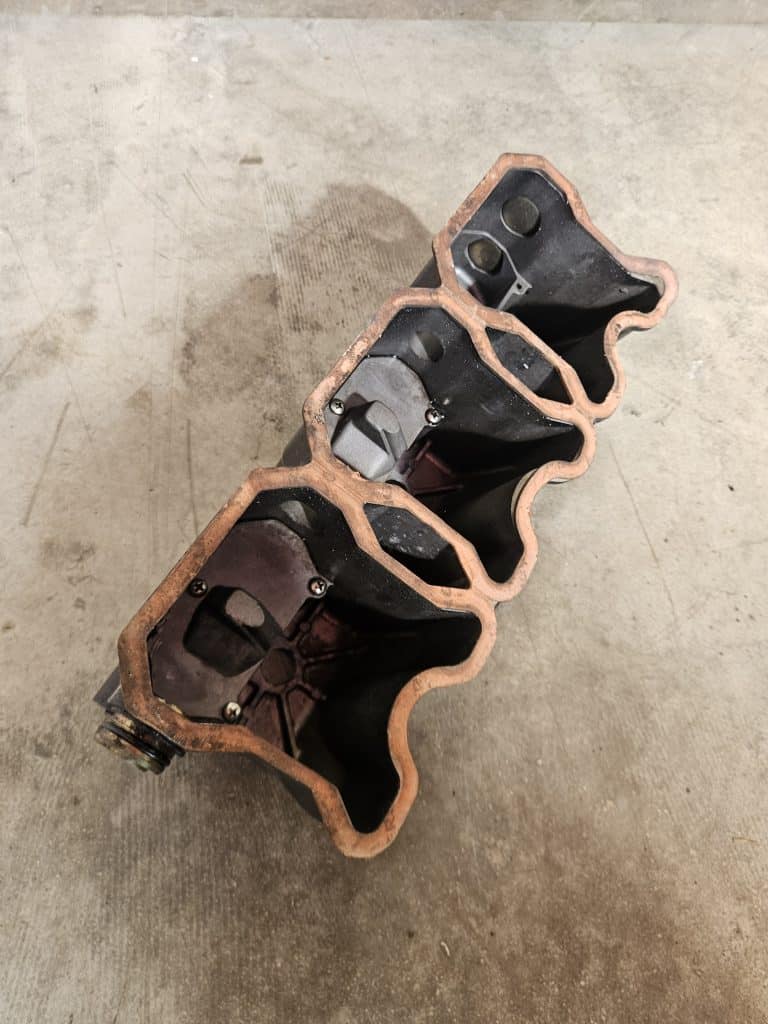 Cache culbuteur Mercruiser 4.2L diesel d’occasion