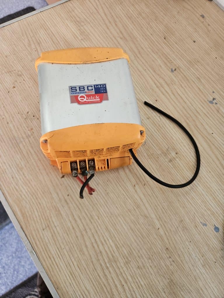 Chargeur de batterie Quick SBC 140 ADV+ 12V occasion