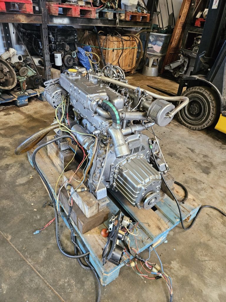 Moteur Yanmar 4JHE diesel 40cv avec inverseur