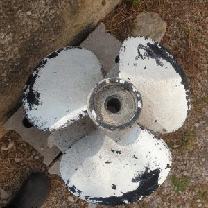 Hélice SP290 Volvo Penta 15×17 3 pales moyeu long