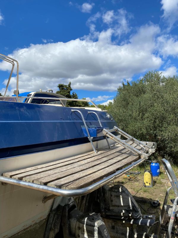 Plage arrière 250cm avec échelle