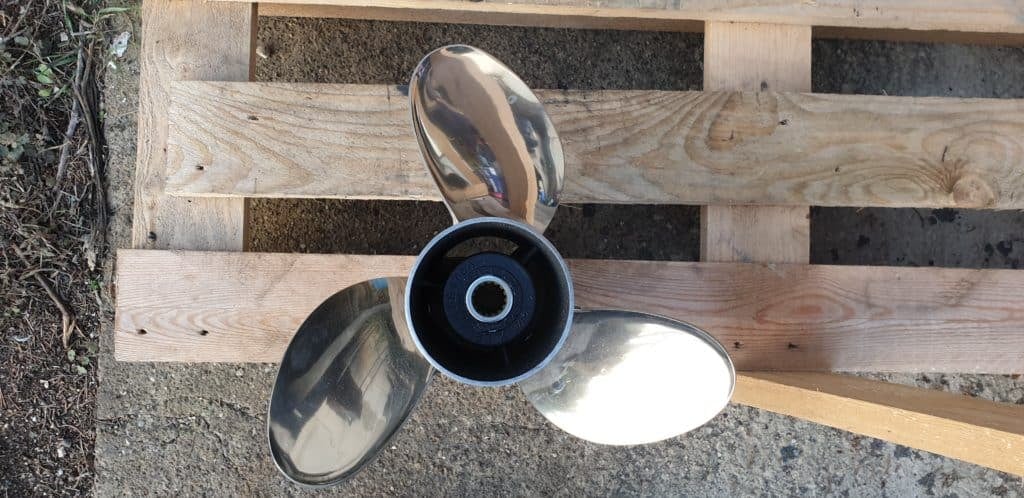 Hélice 394754 OMC Raker 14 1/2 x 22